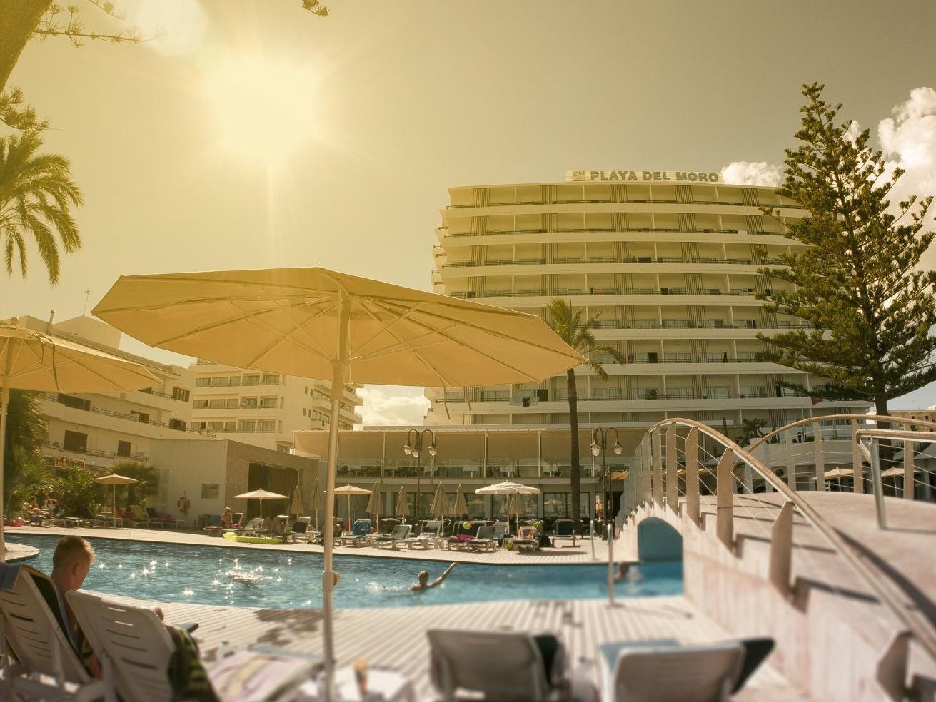 Cm Playa Del Moro Hotel Cala Millor  Bagian luar foto